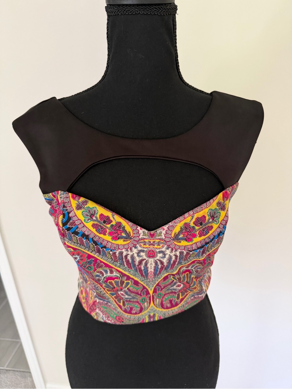 Bebe Colorful Abstract Corset Style Crop Top Small